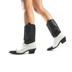 L’intervalle black and white cowboy boots